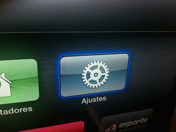 Acessando as configurações da Apple TV para emparelhar um teclado Bluetooth (Foto: Marvin Costa/TechTudo)