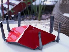 Economia e perigos: veja se vale a pena desligar o roteador (Manter roteador ligado oferece mais praticidade (Foto: Carol Danelli/TechTudo))