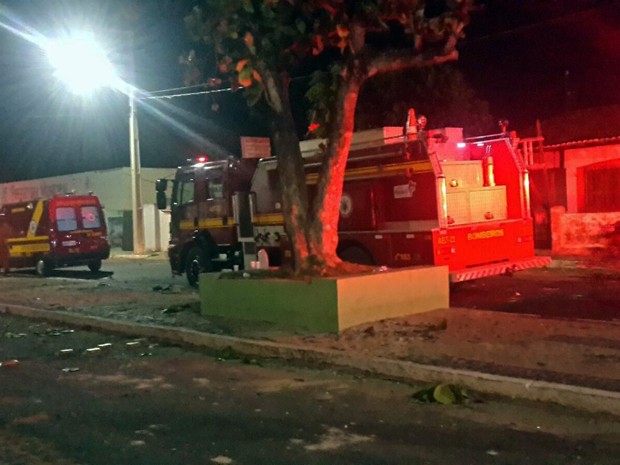 Corpo de Bombeiros combateram princípio de incêndio no Fórum (Foto: Orleans Júnior / Divulgação)