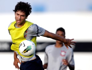 Felipe treino Corinthians (Foto: Ernesto Rodrigues / Ag. Estado)