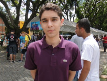Guilherme Santos Piedade, de 18 anos, quer fazer medicina (Foto: Bibiana Dionísio/ G1 PR) Guilherme Santos Piedade, de 18 anos, quer fazer medicina (Foto: Bibiana Dionísio/ G1 PR)