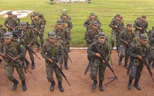 Série 'Na Selva' mostra rotina do Exército Brasileiro na fronteira entre Brasile e Bolívia (Foto: Rondônia TV)