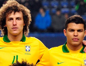 David Luiz e Thiago Silva seleo Brasil (Foto: AFP)