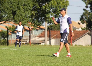 Clemer comanda treino do Glória (Foto: Guilherme Araujo / TXT Sports, G. E. Glória)
