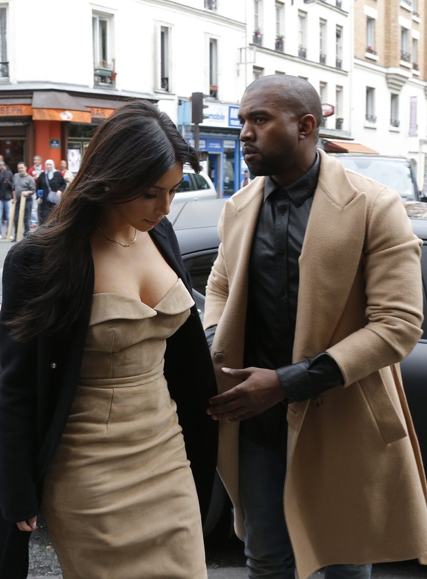 Kim Kardashian e Kanye West em Paris (Foto: Gonzalo Fuentes/Reuters)