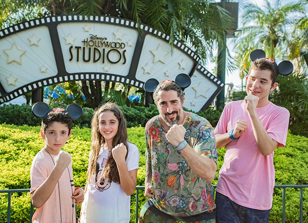 Stefano, Donatella, Marcos Mion e Romeo (Foto: Walt Disney World Resort / Abigail Nilsson) Stefano, Donatella, Marcos Mion e Romeo (Foto: Walt Disney World Resort / Abigail Nilsson)