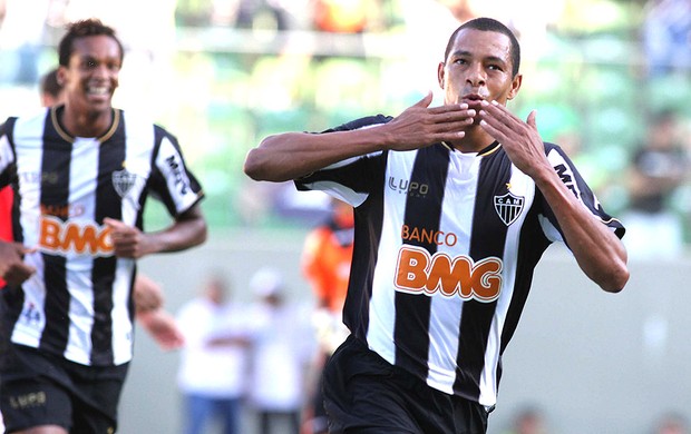 Gilberto Silva gol Atlético-MG Tombense (Foto: Paulo Fonseca / Ag. Estado)