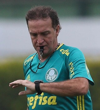 Em 2017 Cuca quer voltar para a China :  