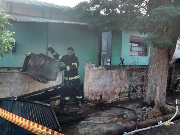 Bebê morreu carbonizado em casa (Foto: Sidevaldo Magalhães da Cunha/Arquivo Pessoal) Bebê morreu carbonizado em casa (Foto: Sidevaldo Magalhães da Cunha/Arquivo Pessoal)