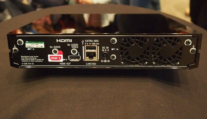 O lançamento não possui espaço interno para armazenamento e oferece apenas uma entrada USB (Foto: Reprodução/Techradar)