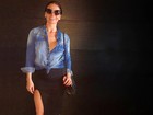 Giovanna Antonelli deixa as pernas à mostra em look estiloso