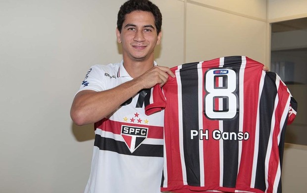 Ganso com a camisa do São Paulo (Foto: Rubens Chiri / saopaulofc.net)