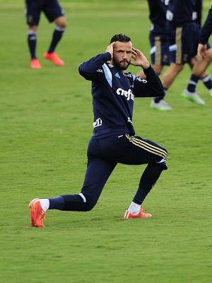 Marcelo Oliveira testa Leandro Pereira no time titular do Palmeiras