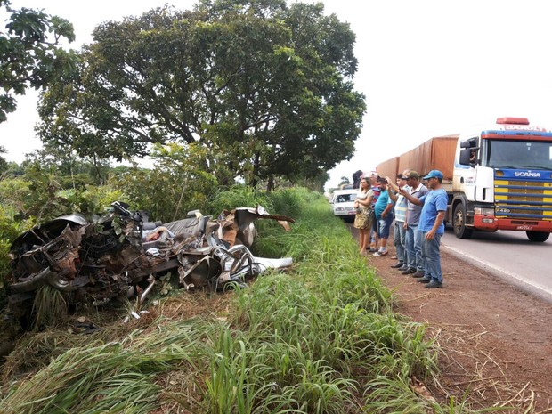 Motorista morreu com a batida (Foto: Divulgao/ Paparazzo Caminhes da BR-153)