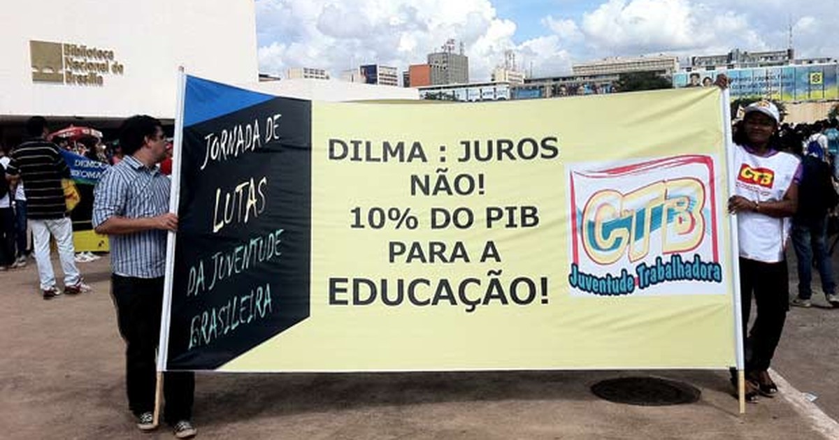 G1 Estudantes fazem marcha em Brasília por mais verba para a educação