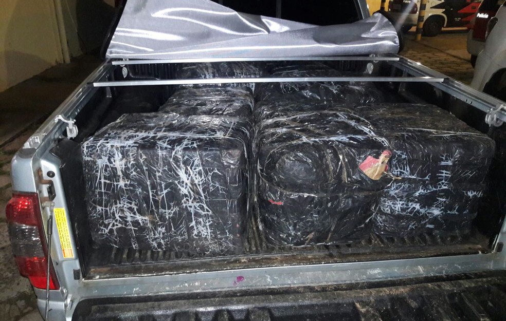 Veículo foi abordado na rodovia durante a Operação Divisa, em Pirapozinho (Foto: Polícia Militar/Cedida)