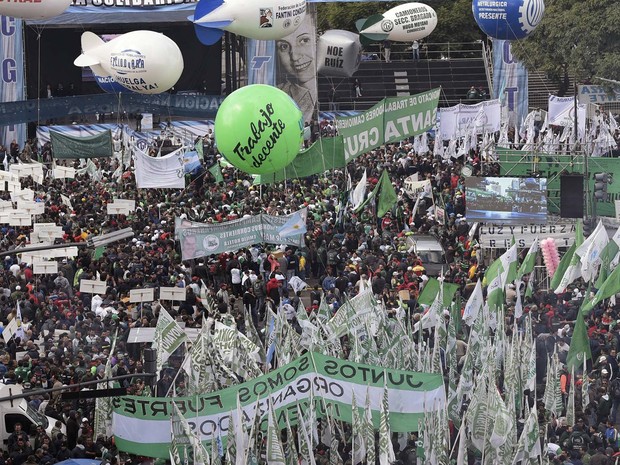 G1 - Manifestantes Protestam Contra Corte De Empregos E Inflação Na ...