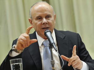 Ministro Guigo Mantega, em entrevista nesta quarta-feira (Foto: Agência Brasil)