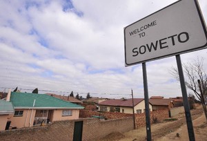 Gueto da Ã©poca do Apartheid, Soweto marca separaÃ§Ã£o entre negros e brancos (Foto: Marcello Casal Jr./ABr)