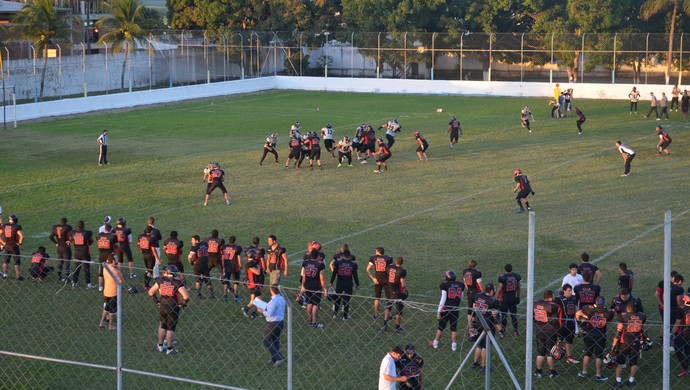 Jogo do João Pessoa Espectros, pela Superliga Nordeste, no Estádio Teixeirão em Santa Rita contra o Recife Pirates (Foto: Amauri Aquino / GloboEsporte.com/pb)