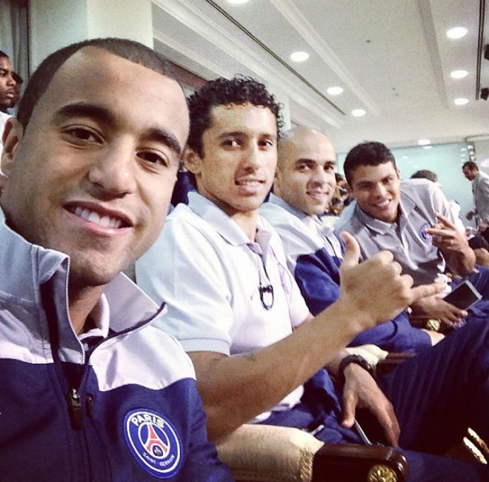 Brasileiros do PSG assistem à partida de Rafael Nadal (Foto: Reprodução/Instagram) Brasileiros do PSG assistem à partida de Rafael Nadal (Foto: Reprodução/Instagram)
