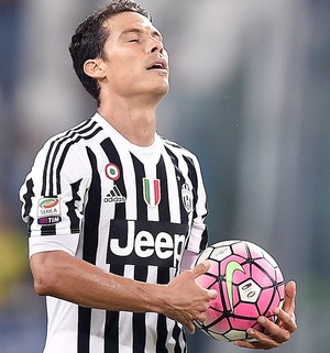 Hernanes Juventus x Chievo (Foto: EFE) Hernanes Juventus x Chievo (Foto: EFE)