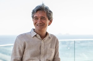 Grave um vídeo mostrando as torcidas dos países fora do Brasil (Inácio Moraes/TV Globo)