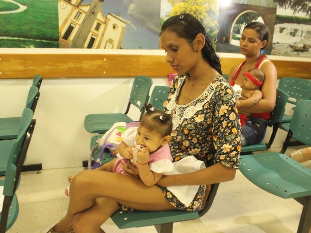 Criança com microcefalia foi diagnoticada com cinco meses (Foto: Juliana Gomes/G1)