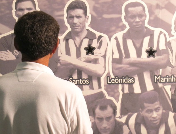 Manga visita à sede do Botafogo (Foto: Alexandre Alliatti) Manga visita à sede do Botafogo (Foto: Alexandre Alliatti)
