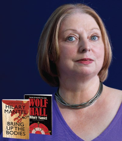 CONSAGRADA Hilary Mantel venceu dois prêmios Man Booker: em 2009, por Wolf Hall, e, agora, por Bring up the bodies, sobre a trajetória de Thomas Cromwell. O terceiro volume chegará no ano que vem (Foto: Colin McPherson/Corbis e divulgação (2)) CONSAGRADA Hilary Mantel venceu dois prêmios Man Booker: em 2009, por Wolf Hall, e, agora, por Bring up the bodies, sobre a trajetória de Thomas Cromwell. O terceiro volume chegará no ano que vem (Foto: Colin McPherson/Corbis e divulgação (2))