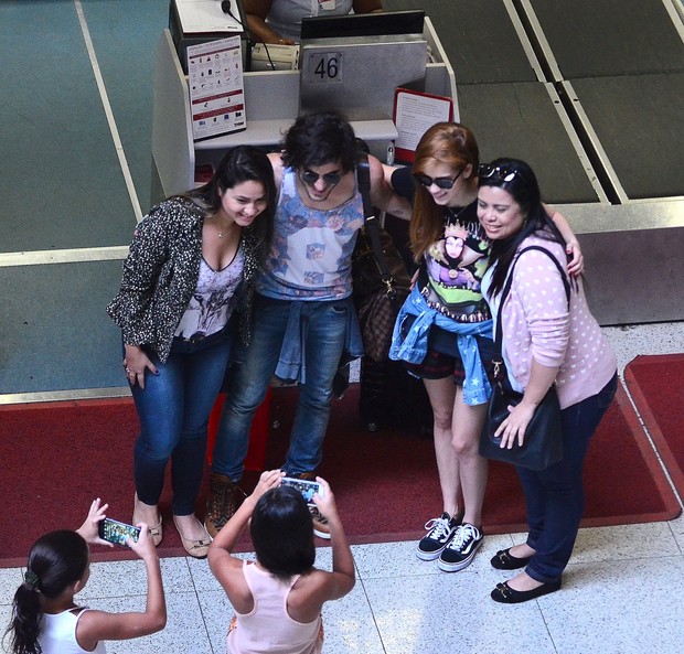 Sophia Abrahão e Fiuk no aeroporto Santos Dumont (Foto: William Oda / AgNews)