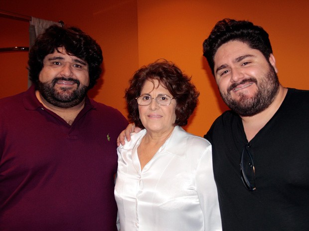 César Menotti &amp; Fabiano participam do Altas Horas com a mãe Elsi (Foto: Marcos Mazini/Gshow)