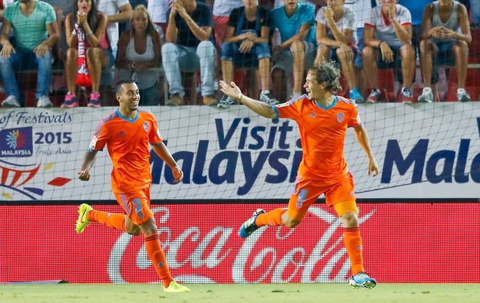 Lucas Orban comemora gol do Valencia contra o Sevilla (Foto: Agência Reuters)