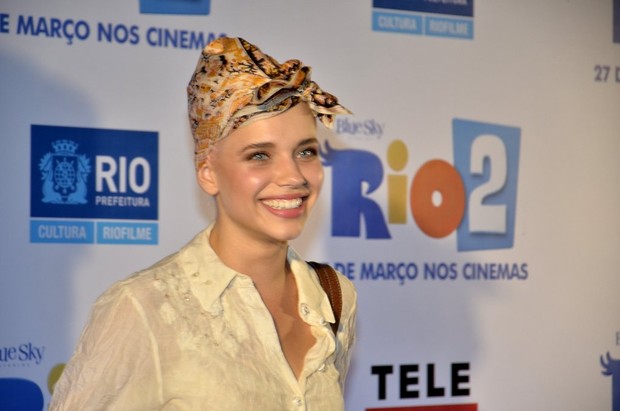 Bruna Linzmeyer em pré-estreia no Rio (Foto: Roberto Teixeira / EGO)