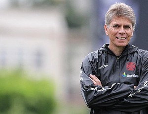 Paulo Autuori treino Vasco (Foto: Marcelo Sadio / Site do Vasco)