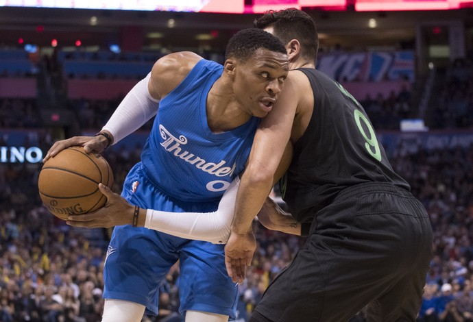 Westbrook foi crucial para o Thunder mais uma vez (Foto: J Pat Carter/Getty Images) Westbrook foi crucial para o Thunder mais uma vez (Foto: J Pat Carter/Getty Images)