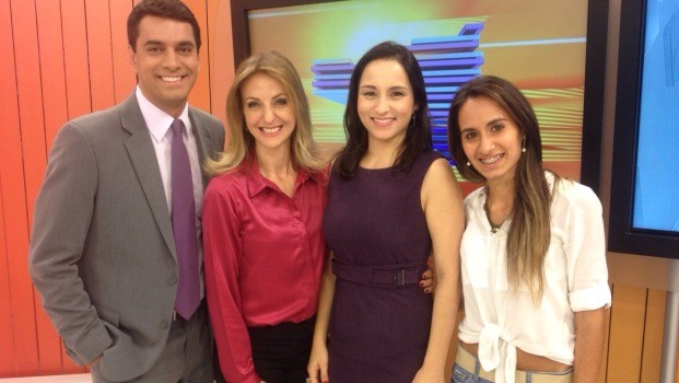 Sônia Campos ao lado dos apresentadores Adriana Krauss e Raphael Faraco e da técnica em meteorologia Bianca Souza (Foto: RBS TV/Divulgação)