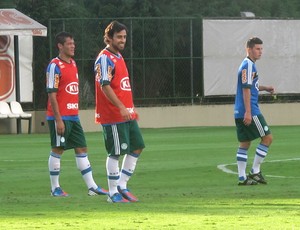 Trenamento Valdivia (Foto: Diego Ribeiro / Globoesporte.com)