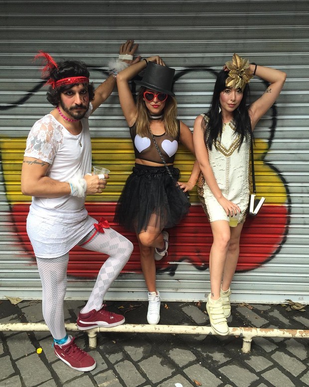 Fernanda Paes Leme posa com amigos (Foto: Instagram)
