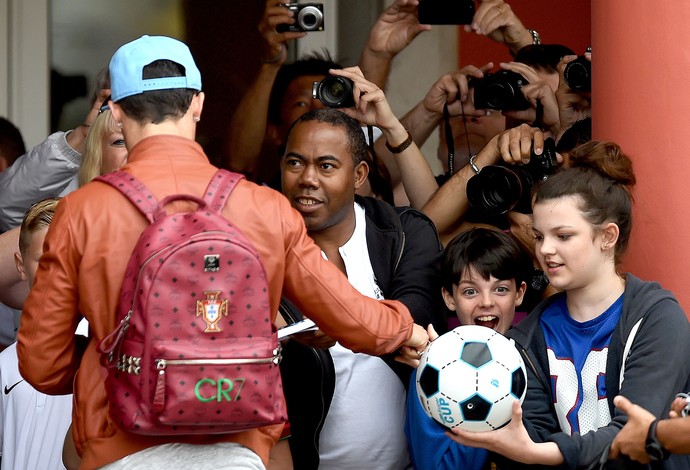 Cristiano Ronaldo chegada concentração Portugal (Foto: AFP)
