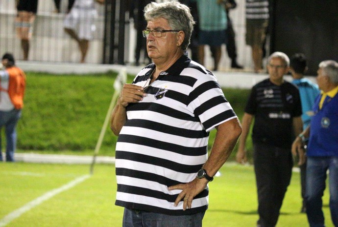 ABC - Geninho, técnico (Foto: Andrei Torres/ABC FC/Divulgação)