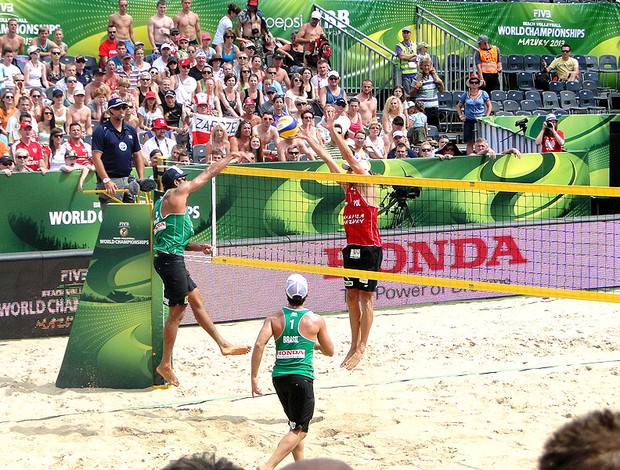 vôlei de praia Pedro Solberg e Bruno Schmidt Polônia (Foto: Helena Rebello) vôlei de praia Pedro Solberg e Bruno Schmidt Polônia (Foto: Helena Rebello)