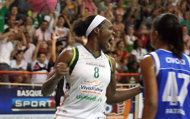clarissa americana x ourinhos basquete feminino (Foto: Anderson Rodrigues/Globoesporte.com)