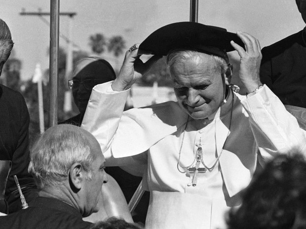 Papa João Paulo II visita a cidade de Porto Alegre em 1980 (Foto: Alfredo Rizutti/Estadão Conteúdo)