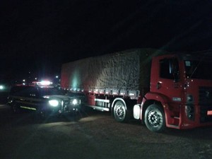 Veículos e cargas apreendidos pela PRF em rodovia no Pará estão à disposição de órgãos ambientais. (Foto: Divulgação/Polícia Rodoviária Federal)
