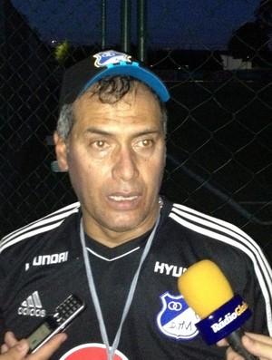 Hernan Torres, técnico do Millonarios (Foto: Marcelo Prado)