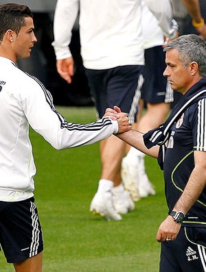 José Mourinho e Cristiano Ronaldo no treino do Real Madrid (Foto: EFE)