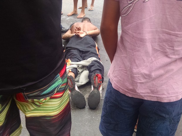 Popupalares renderam criminoso em São Vicente, SP (Foto: Rafaella Mendes/G1)