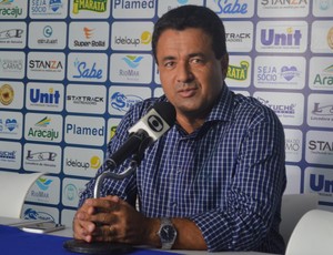 Luiz Roberto, presidente do Confiança (Foto: Felipe Martins/GloboEsporte.com) Luiz Roberto, presidente do Confiança (Foto: Felipe Martins/GloboEsporte.com)