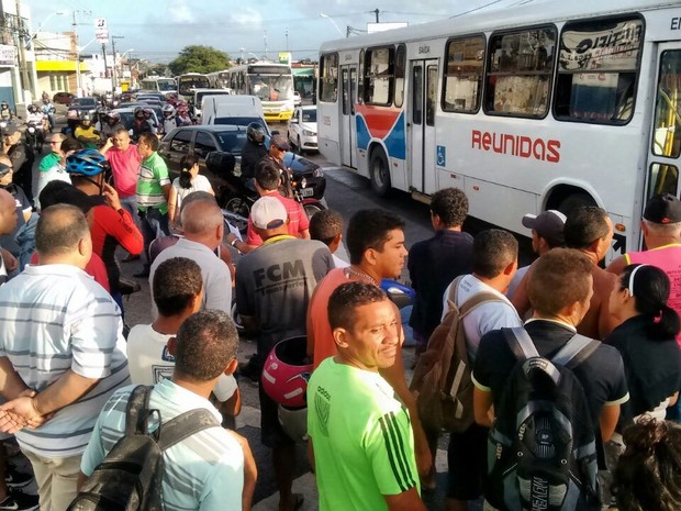 G1 - Motociclista morre em acidente na avenida Bernardo Vieira, em Natal - notícias em Rio Grande do Norte G1 - Motociclista morre em acidente na avenida Bernardo Vieira, em Natal - notícias em Rio Grande do Norte